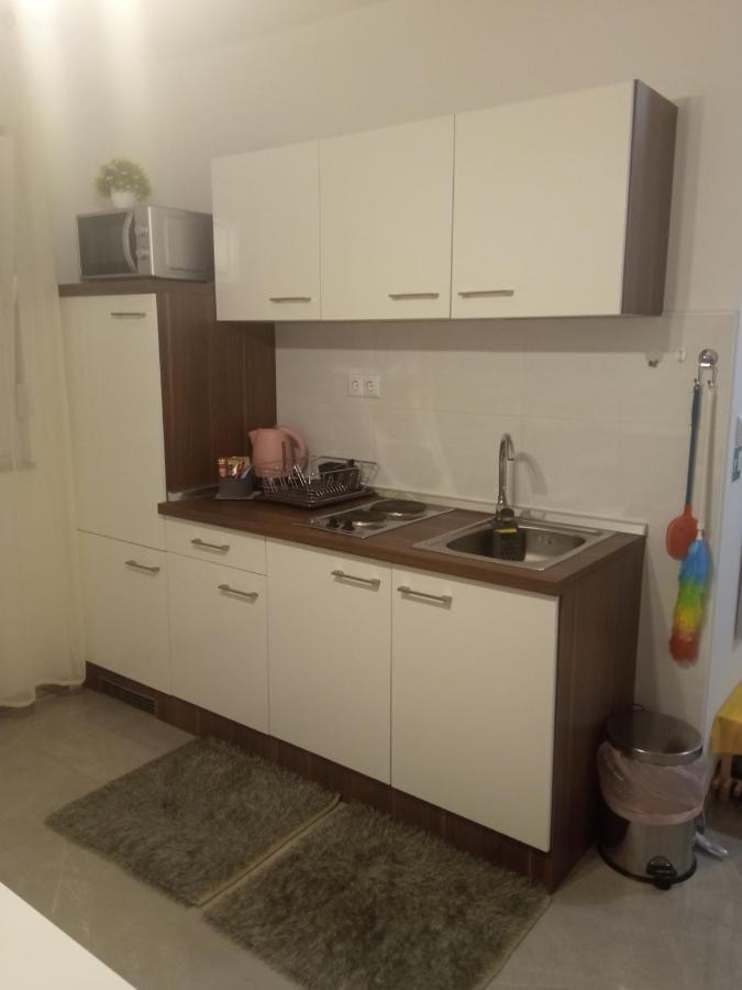 Guest House Happy Day Слуни Екстериор снимка