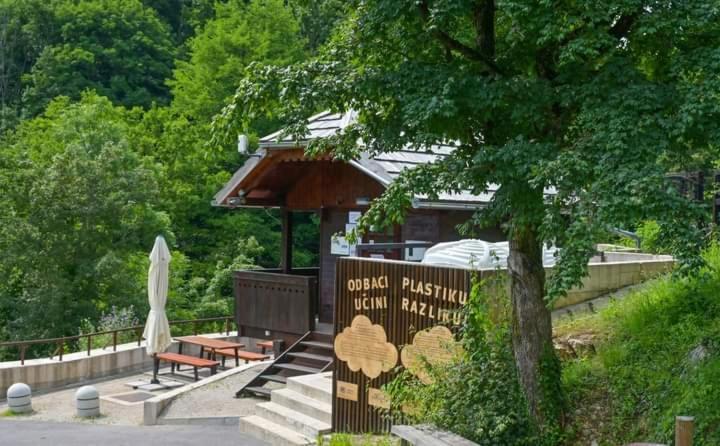 Guest House Happy Day Слуни Екстериор снимка