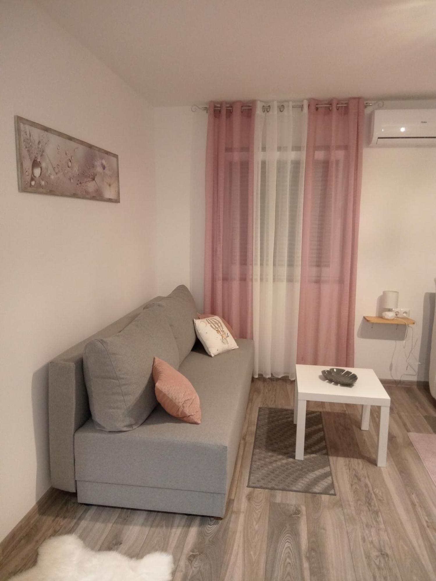 Guest House Happy Day Слуни Екстериор снимка