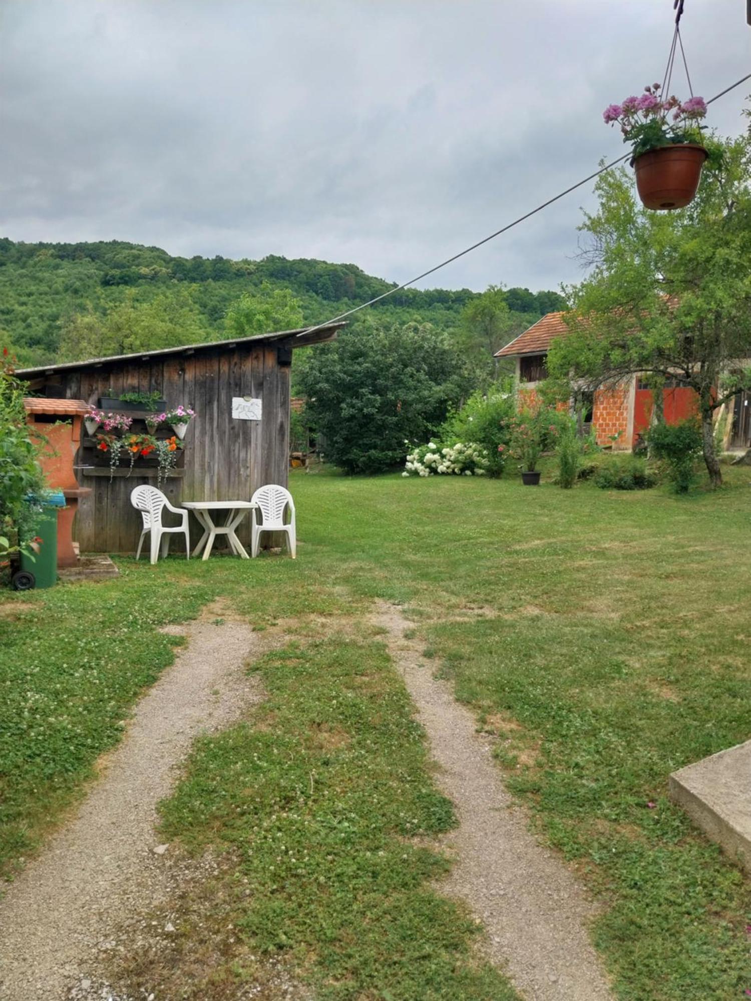 Guest House Happy Day Слуни Екстериор снимка