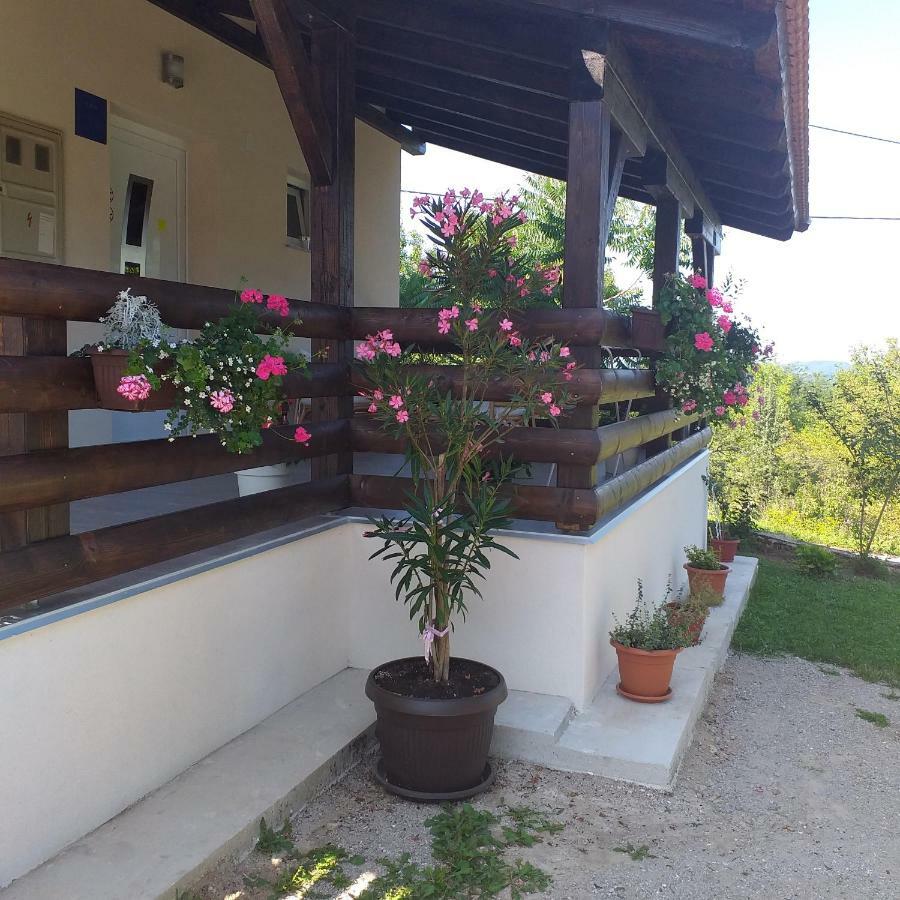 Guest House Happy Day Слуни Екстериор снимка
