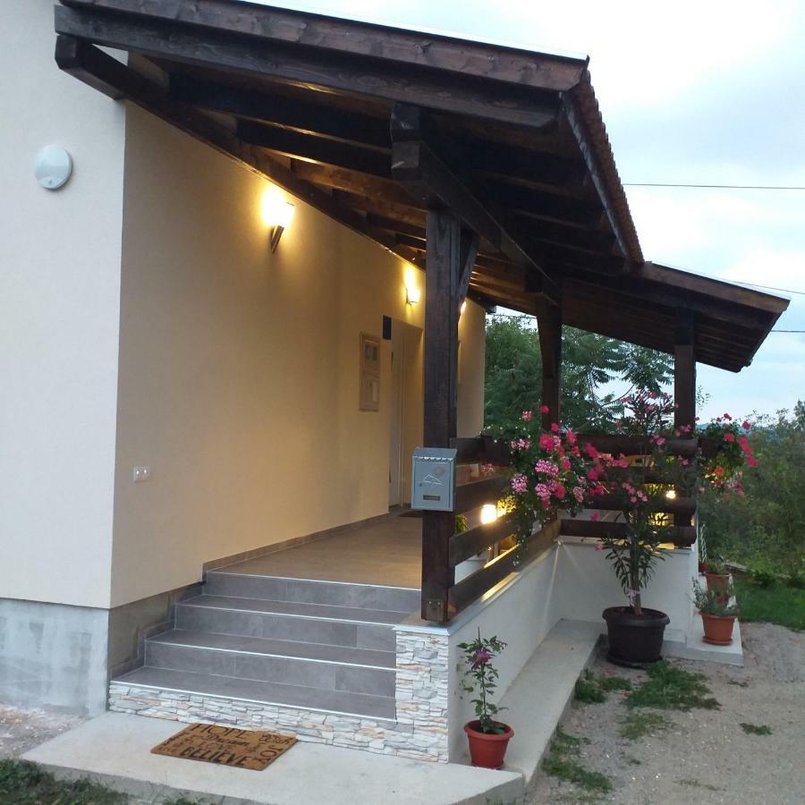 Guest House Happy Day Слуни Екстериор снимка