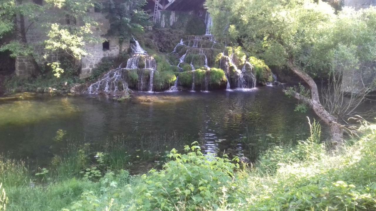 Guest House Happy Day Слуни Екстериор снимка