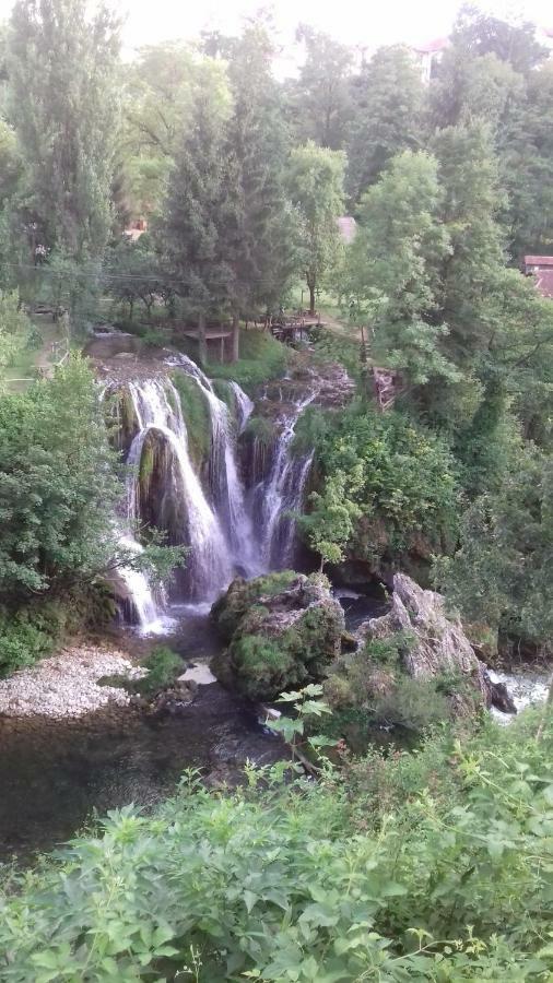 Guest House Happy Day Слуни Екстериор снимка