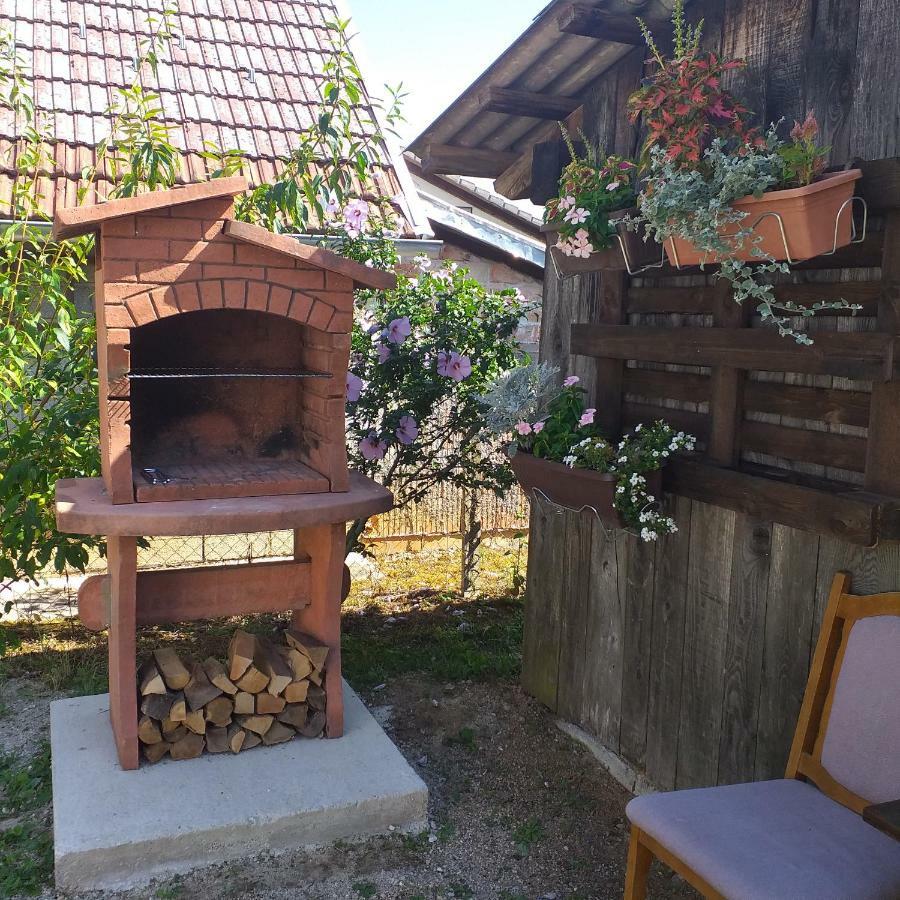 Guest House Happy Day Слуни Екстериор снимка